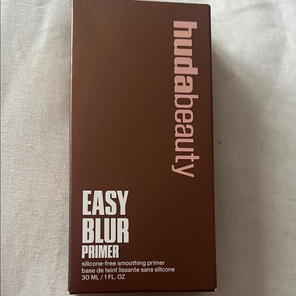 HUDA BEAUTY Easy Blur Primer in Brown